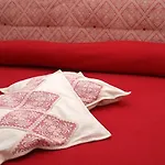 Bed and Breakfast The Whale 3*